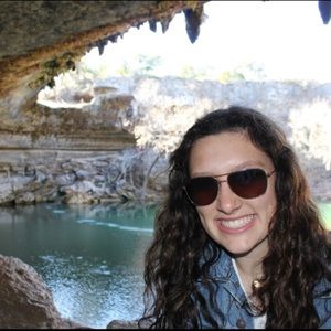 Meet your Posher, Cate